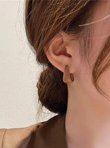 一對ol通勤風格的方形棕色鍍金耳環,適合女性在宴會、職場和日常活動中佩戴 - 棕色方形金邊耳環一對 - 查看 9