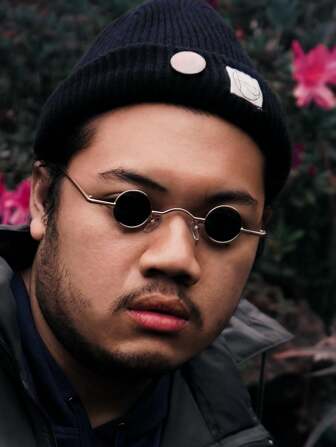 1pc Metal MINI Tiny Round Mirror, Quirky Non-Mainstream Decoration Mirror, Retro Fashion Decor Glasses Suitable For Travel, Photo Shooting, Livestreaming, Personalized, For Masquerade Ball, Music Festival For Summer Beach Vacation,Outdoor,Travel