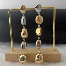 高端奢华金属不对称设计冷色调风格耳环，独特个性化