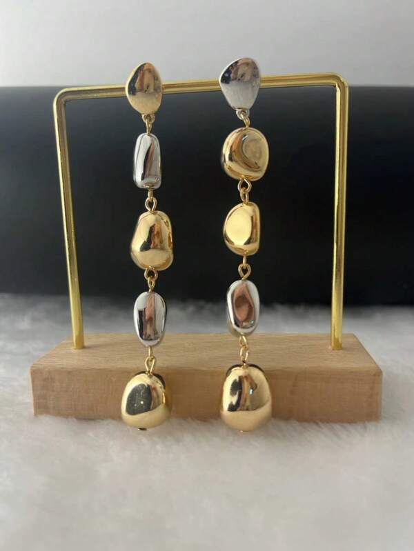 High-End Luxury Metal Asymmetrical Design Cold-Tone Style Earrings With Unique Personalized