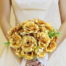 带茎玫瑰头花 - 10/20/30/50/100 件祖母绿玫瑰人造花散装 - 丝绸玫瑰假花适用于婚礼花束派对家居装饰 DIY 中心装饰桌圣帕特里克节装饰、情人节、礼物 - 金色 - 查看 8