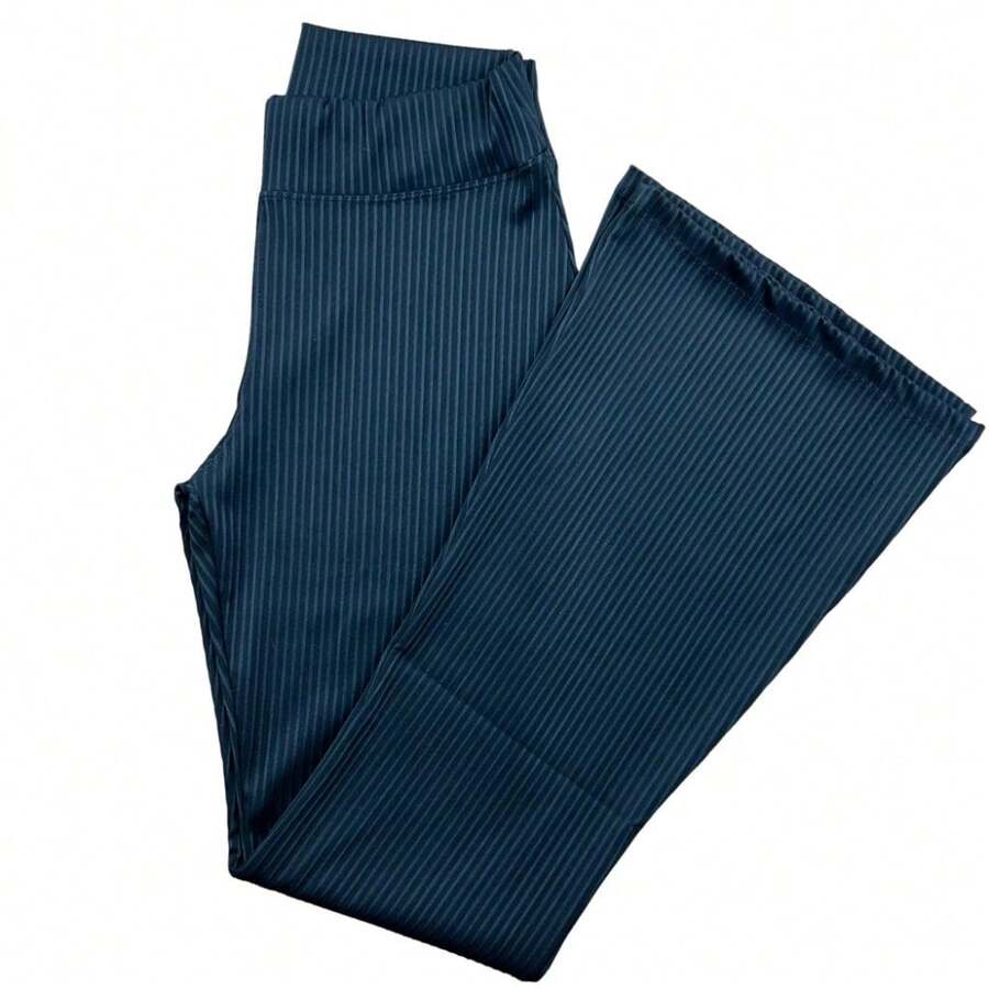 Calça Flare Boca de Sino Bailarina Plus Size Canelada 3D - G1 ao G3 - Preto - Visão 1