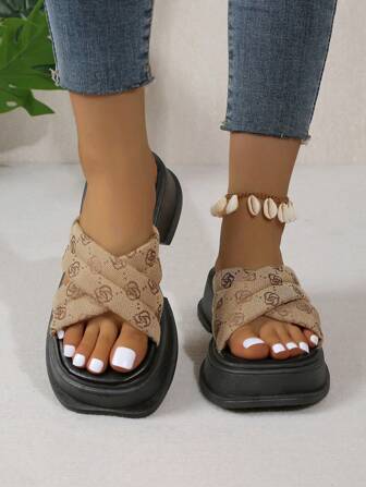 Internet Celebrity Summer French Vintage All-Match Women Thick-Soled High-Heeled Slippers Are Super Popular For Outdoor Wear In 2024, And The Crossed Beach Slippers Are The Hottest