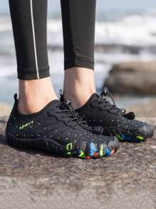 أحذية ماء للرجال للاستخدام الخارجي أحذية السباحة والغوص والشاطئ ذات أربعة إلى خمسة أصابع، قاعدة لينة، مقاس كبير، حذاء للبريء السمكي والخوض السريع الجفاف