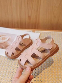 Nuovi sandali piatti da ragazza, sandali per bambini in morbida suola antiscivolo con design traforato e punta chiusa, sandali da principessa per bambini