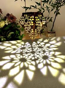 1pc Solar Powered Outdoor Creative Atmosphere Light, Yard Landscape Lamp, Decorative Hollow Wrought Iron Vintage Classic Rhinestone Pendant Light, Outdoor Garden Lighting For Pathway, Yard, Patio