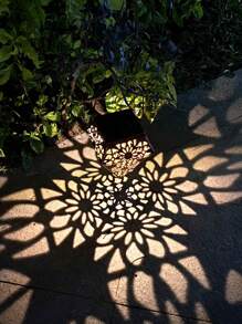 1pc Solar Powered Outdoor Creative Atmosphere Light, Yard Landscape Lamp, Decorative Hollow Wrought Iron Vintage Classic Rhinestone Pendant Light, Outdoor Garden Lighting For Pathway, Yard, Patio
