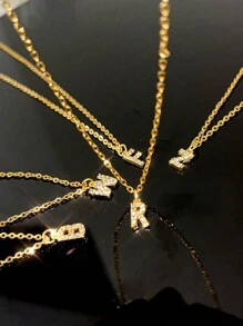 قلادة معلق بحرف 26 من الفولاذ المقاوم للصدأ بتصميم بسيط، هدية للنساء