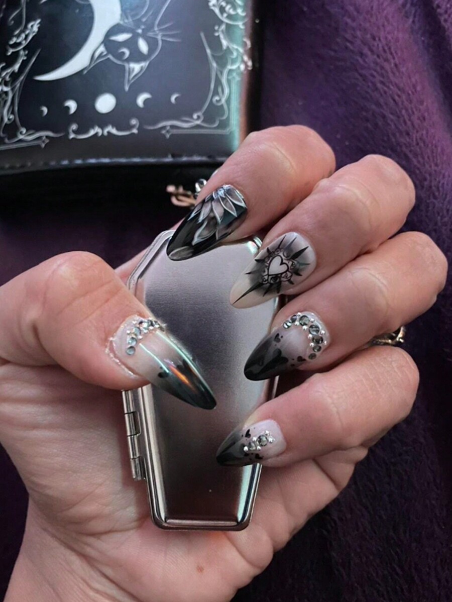 1pc Mini Metal Pocket Ashtray Keychain Shaped Portable Ashtray Coffin