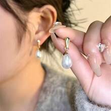 1 Pair Elegant Teardrop Pearl Stud Earrings, Minimalist Retro Design Earrings - Gold - View 2