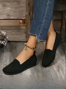 Women's Black Knitted Flats Hollow Out Breathable Comfortable Elegant Sneakers Casual Mommy Shoes Outdoor Leisure Shoes (Recommend Sizing Up If Your Feet Are Slim, Wide Or Large, Random Patterns)
