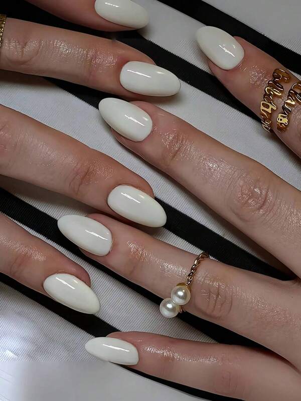 24pcs Short French Style Almond Nails In Cream White, Simple & Elegant. Free Jelly Glue And Nail File Included. Press On Nails Nail Supplies