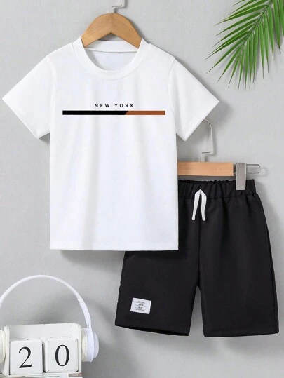 2入組夏季青少年男孩短袖T恤和短褲套裝，印有字母印花