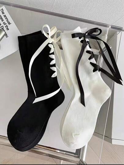 2 双女式黑白花卉蕾丝蝴蝶结系带中筒袜，秋季