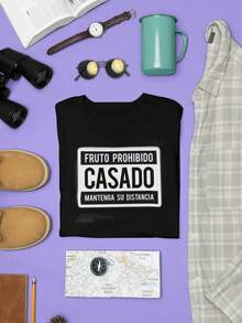 Playera urbana unisex diseño fruto prohibido casado manten la distancia meme 1 pieza - Negro - Ver 2