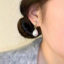1 Pair Elegant Teardrop Pearl Stud Earrings, Minimalist Retro Design Earrings - Gold - View 4