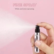 1-5 szt. 5 ml butelki z rozpylaczem do perfum wielokrotnego użytku w różnych kolorach, kompaktowe i przenośne - wygodne w podróży, łatwo mieszczą się w różnych torbach i kieszeniach odzieży. Nadaje się do spotkań na świeżym powietrzu, podróży, biwakowania, biegania, jazdy na rowerze, pieszych wędrówek i innych aktywności.