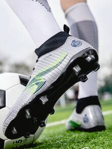 男式足球鞋,配有防滑釘,用於草皮和人造草地的專業訓練,適用於室內和室外球類遊戲 - 銀色 - 查看 2