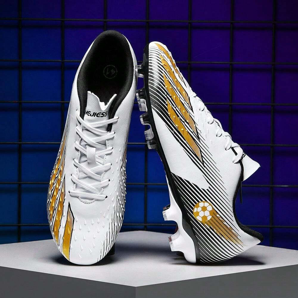 Solamni Kinder Fußballschuhe - Leicht & Atmungsaktiv Mit Stollen Für Optimalen Grip