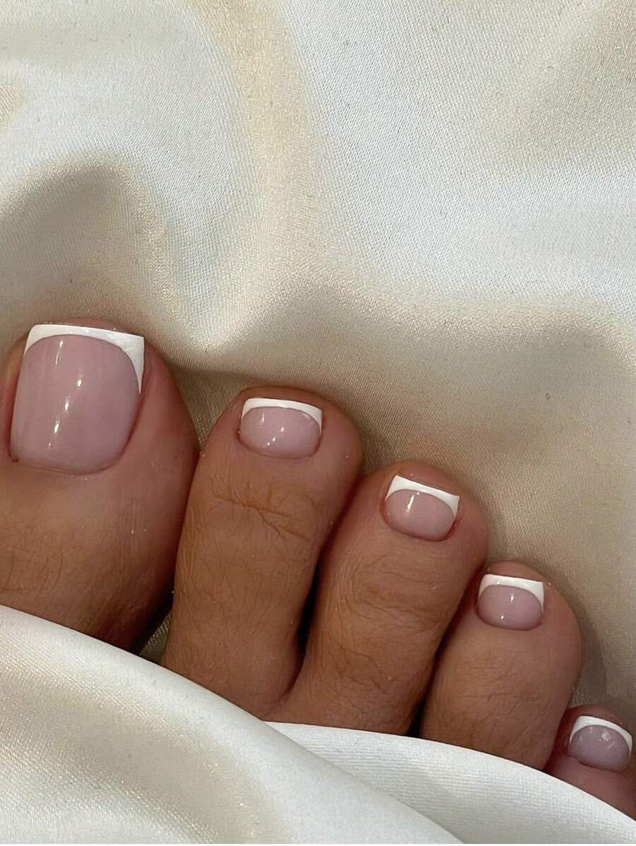 24入組白色法式風格簡約優雅足尖貼片指甲，附1pc指甲文件和1pc果凍膠指甲用品