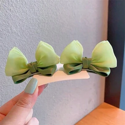 2 chiếc kẹp tóc nơ cho bé gái, chất liệu chiffon tươi mát (Lưu ý: Có thể có sự khác biệt nhỏ về màu sắc do sự khác biệt giữa các lô vải, điều này là bình thường)