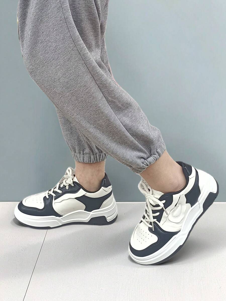 2022 新款春秋舒适休闲鞋,圆头前扣网红厚底运动鞋,百搭款式