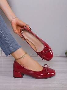 New 2024 Women Classic Red High Heels Ballet Flats With Square Toe, Chunky/Low Heel, Bow Decoration, Low Vamp, French Vintage Patent Leather Shoes
