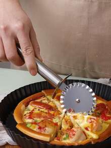 1PC Multi-Function Dough Roller Cutter, 430 Stainless Steel Pizza Cutter + Noodle Cutter, Dual-Head/Single-Head Optional, Flat/Wavy Teeth, Dough Tool, Baking Kitchen Essential, Can Cut Pizza, Noodles, Dough, Layer Cake, Pastry, Home Baking DOY Cookie Dough Cutter, Suitable For Friends Who Love Making Pizza, Noodles, And Dough - View 7