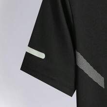 Boyfriend Style Men Summer Ice Silk Fashionable & Versatile Short-Sleeve Sports T-Shirt For Casual, Outdoor Activities Such As Running And Hiking