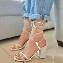 Zapatillas Sandalia De Tacón Mujer De Tiras Brillosas Con Lazo Piedras - Blanco - Ver 3