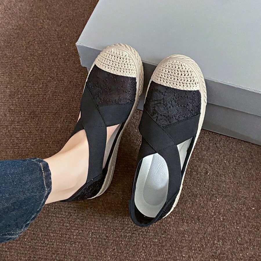 女款PVC鞋底，防滑、耐磨、穩定。漁夫風格的鞋款，編織鞋面帶有空心設計和透氣功能。 - 黑色 - 查看 1