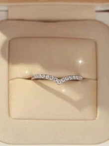 2 件仿莫桑石 V 形单排水钻铂金彩色戒指套装，简约 V 形开口戒指情侣戒指适合日常佩戴，情人节礼物