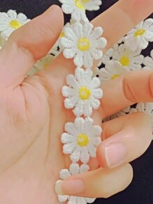 1 قطعة زهرة الأقحوان عشوائية اللون قماش تريم، ديكور خياطة DIY، اكسسوار ملابس الدمى، تريم زهري ديكوري للملابس، 2.5*91سم - أبيض - مشاهدة 8