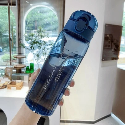 1個780毫升塑料飲用水瓶,適用於運動、茶和咖啡杯