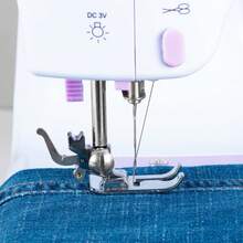 Máquina de Coser, Mini Máquina de Coser Máquina de Coser Eléctronico Portátil, 12 Puntadas Maquina de Coser con Luz de LED, Kit de accesorios de costura, Ideal para Ropa, Fundas de Almohadas, Sábanas - Morado - Ver 6