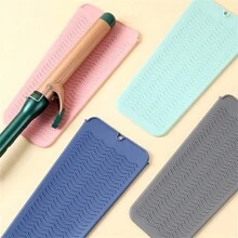 1pc Silicone Heat Resistant Hair Straightener Cover Pouch Travel Hair Curler Non-Slip Mat Curling Iron Holder Flat Iron Curling Wand Travel Cover Case Bag, Upgraded Version, Can Be Hung For Travel Storage Bag,Makeup Bag,Cosmetic Bag,Vacation Organizer,Large Capacity Makeup Organizer Makeup Case, For Lipstick, Brush, Skincare, Mobile Phone, Coin, Small Items, For Home,Gift,Vacation And Festival Halloween Christmas Multifunctional Use,Boho Vibes