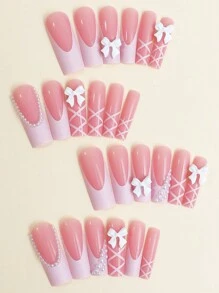 24片装长方形美甲贴纸，饰有3D蝴蝶、优雅白色蝴蝶结、闪亮珍珠和时尚条纹，专为魅力女性和女孩设计。美甲贴纸，美甲用品，美甲产品。