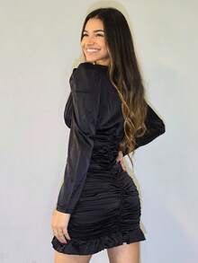 Women's Short Satin Draped Dress With Long Sleeves, V-Neckline And Buttons At The Neckline - 查看 4