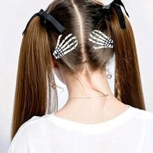 1pair European And American Dark Style Glow In The Dark Skull Hair Clip, Gothic Punk Hair Accessories For Women, Halloween Party Cosplay Decoration, Plastic Skull Hairpin, Festival Gift Halloween Hair Accessories