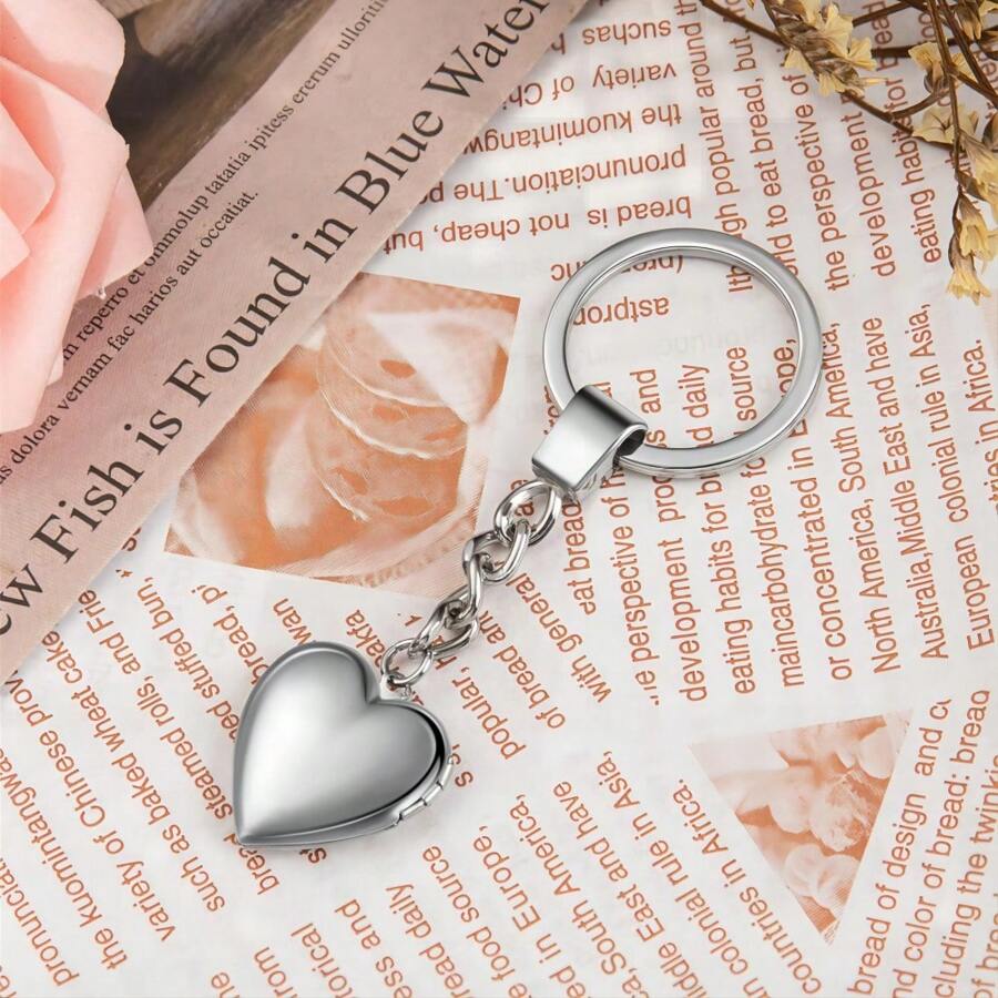 Customized HeartShaped Photo Keychain For Boyfriend, Father, Family