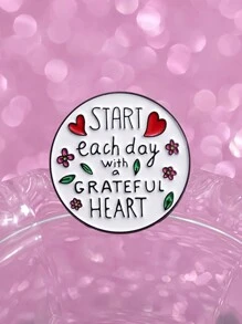 1pc Creative Retro English Letter Brooch Starts With A Grateful Heart. Every Day, The Brooch Badge Is A Versatile Accessory For Men And Women, Giving It To Friends For Daily Wear