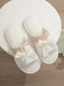 Chaussons de maison pour femmes à la mode avec un design de nœud papillon, un style d'orteil ouvert et de couple, léger et silencieux pour une utilisation en intérieur