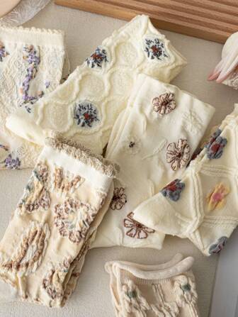 7雙女性多色復古宮廷風格花卉襪子,藝術風格復古中筒襪,帶有蕾絲邊,適合日常穿著