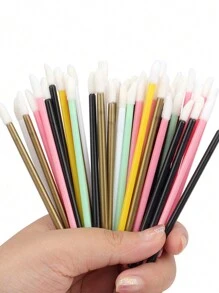 50 Stücke farbige Einweg Lippenstift und Wimpern-Microswabs in Blau, Schwarz, Pink und Grün. Schminkpinsel für Wimpern und Lippenstift für Verlängerungen sowie Make-up Werkzeuge für die Schönheit