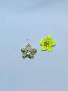 Stud Earrings - Màu huỳnh quang - Xem 3