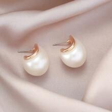 European And American New Style Hollow Glitter Punk Style Comma Tear Zinc Alloy Beige Stud Earrings For Women, Stylish And Cute, Suitable For Fashion Show, Retro And Red Internet Celebrity, And Daily Wear - Beige - View 4