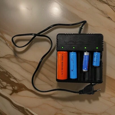 Cargador Para Bateria AA Y AAA Cargador Cuadruple, Cargador Universal Para Cualquier Pila, Carga Rapida