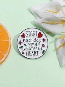 1pc Creative Retro English Letter Brooch Starts With A Grateful Heart. Every Day, The Brooch Badge Is A Versatile Accessory For Men And Women, Giving It To Friends For Daily Wear