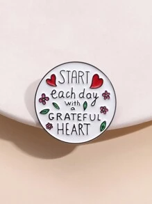 1pc Creative Retro English Letter Brooch Starts With A Grateful Heart. Every Day, The Brooch Badge Is A Versatile Accessory For Men And Women, Giving It To Friends For Daily Wear