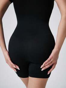 1 件女式黑色无缝柔软连体裤，带腰带，适合跑步和瑜伽训练，短袖